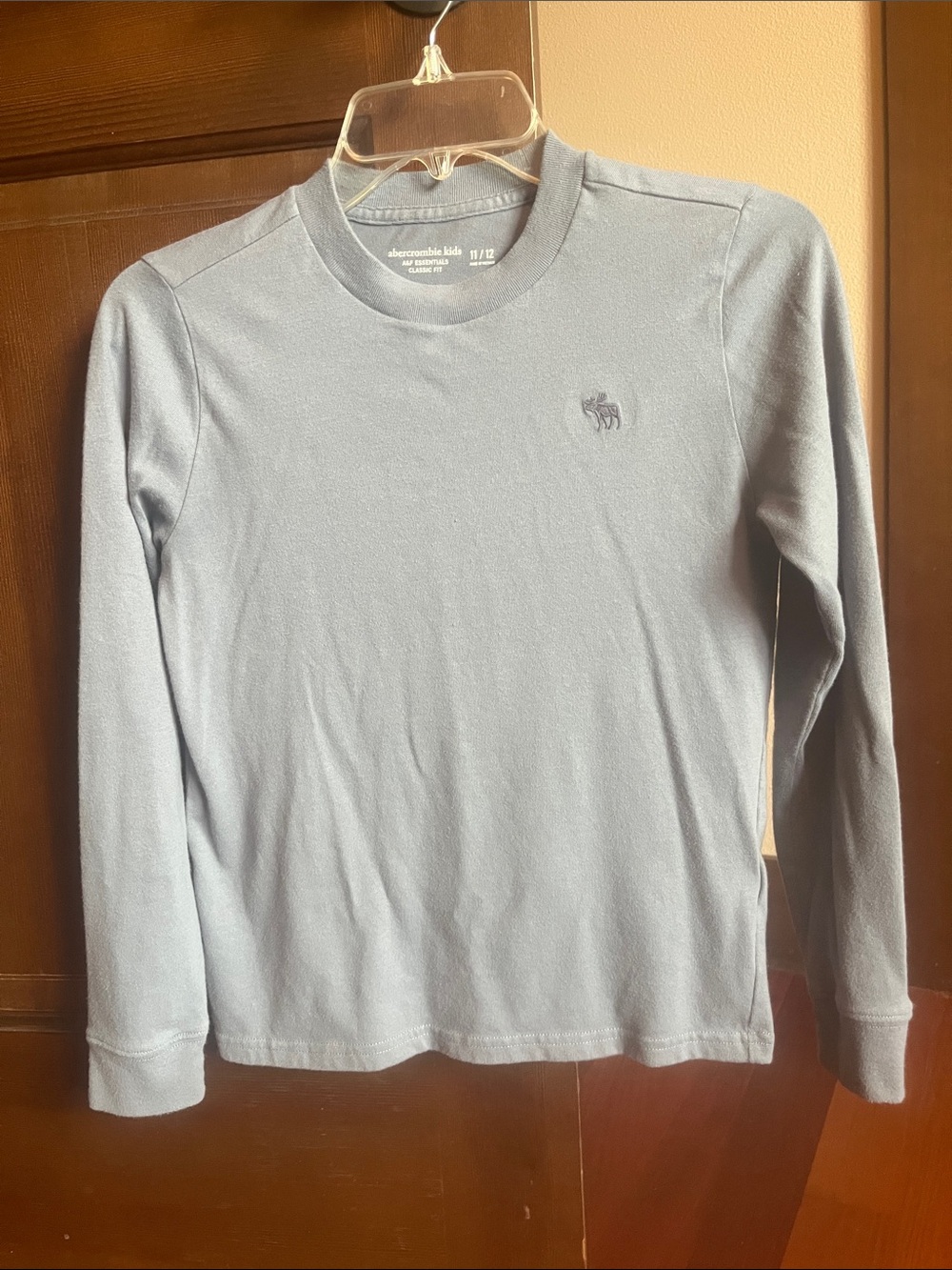 Abercrombie Kids Boys Light Blue Long-Sleeve Crew Shirt 11/12